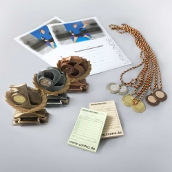 Statuetki dla zwycięzców: brązowa, srebrna i złota